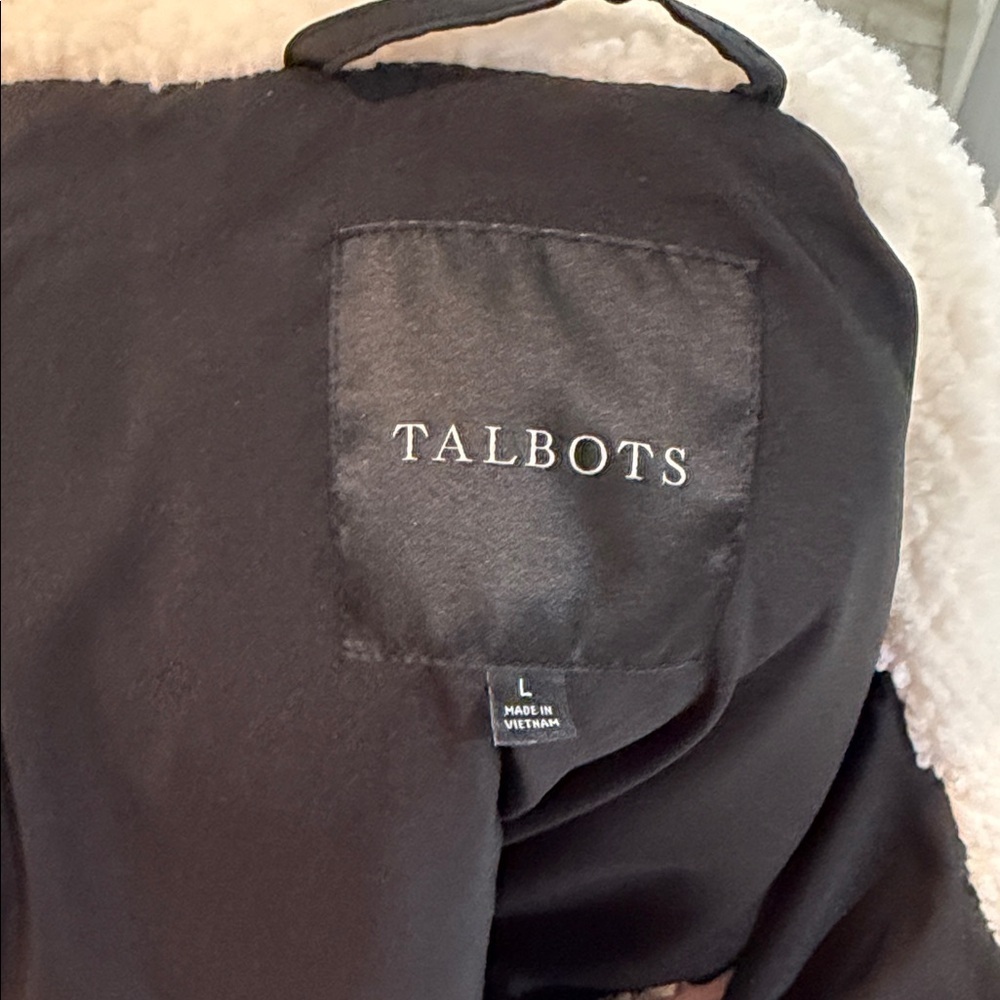 T by Talbots Quilted Sherpa Cream & Black Puffer Vest size Large - Picture 10 of 11